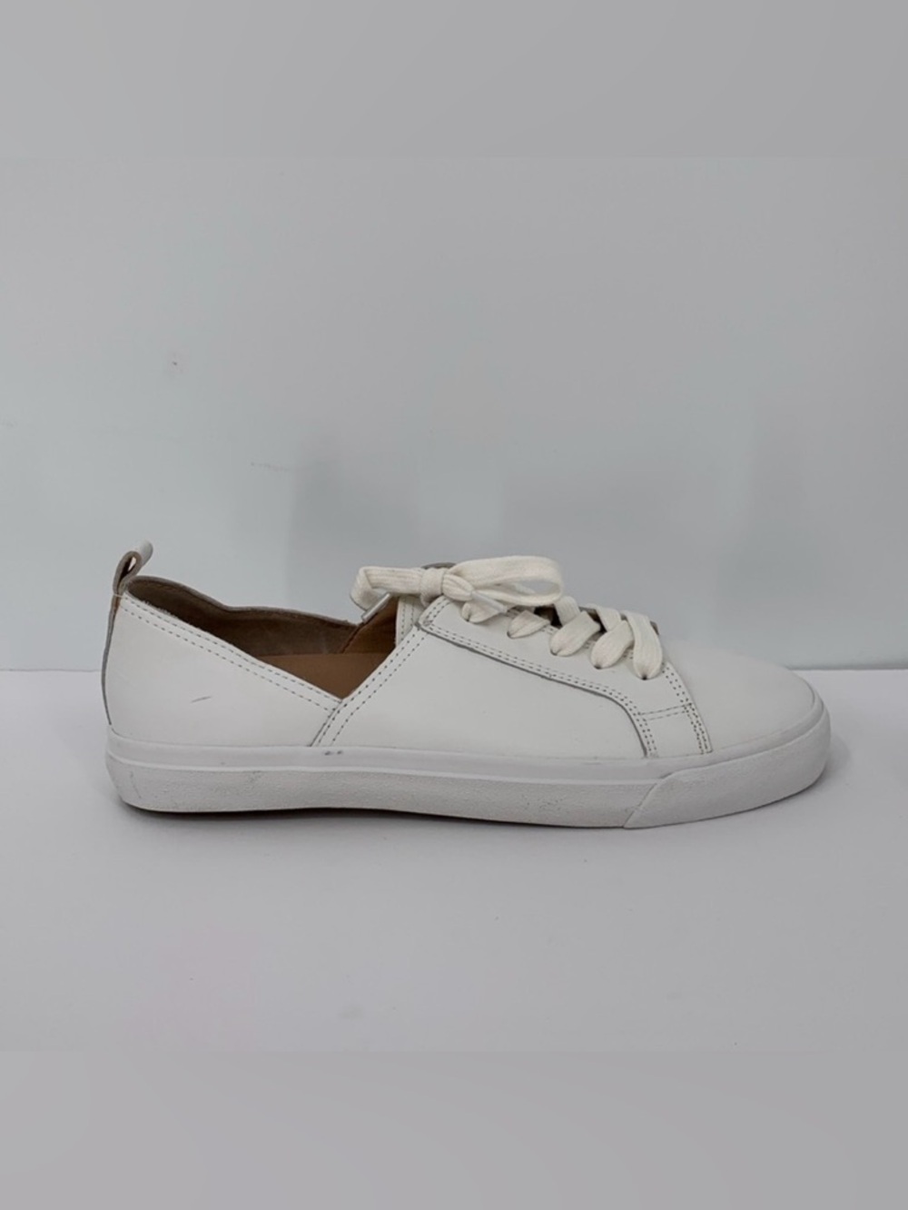Lucky Brand Dansbey white leather sneakers tie lace-up flat shoe women 10